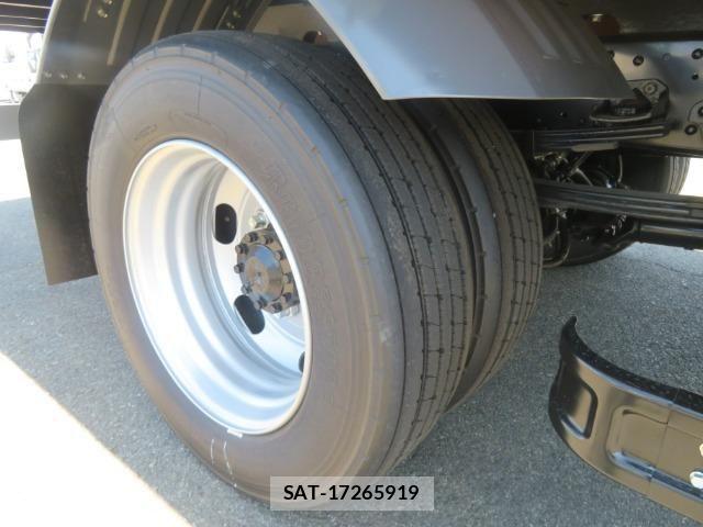 Mitsubishi FIGHTER 2026-04 7961594-18