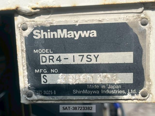 Mitsubishi FIGHTER 2012-03 7961625-14