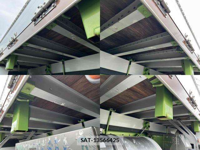 Mitsubishi FIGHTER 2015-03 7961604-12
