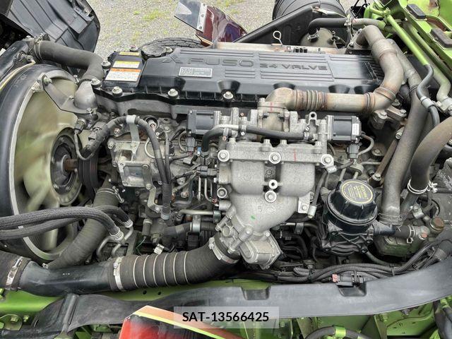 Mitsubishi FIGHTER 2015-03 7961604-24
