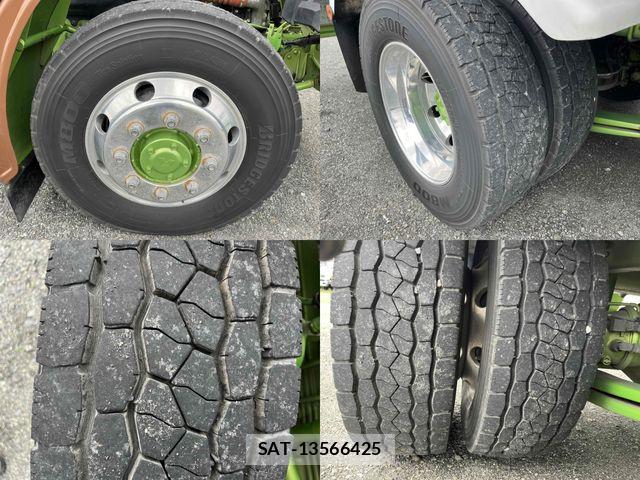 Mitsubishi FIGHTER 2015-03 7961604-29