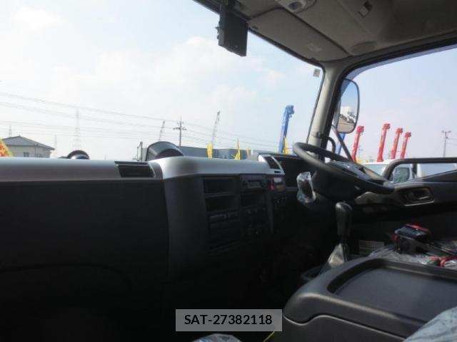 Mitsubishi FIGHTER 2026-03 7961593-15
