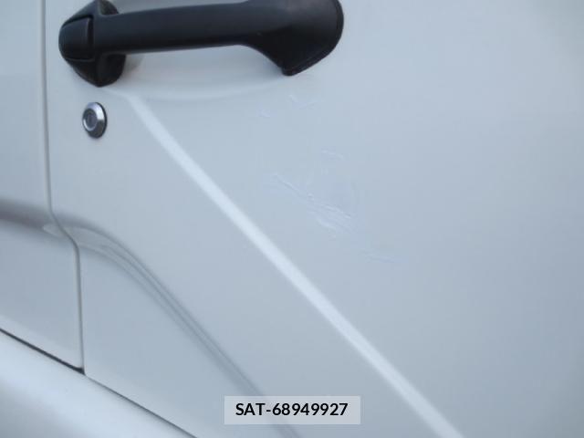 Mitsubishi FIGHTER 2018-03 7961621-18