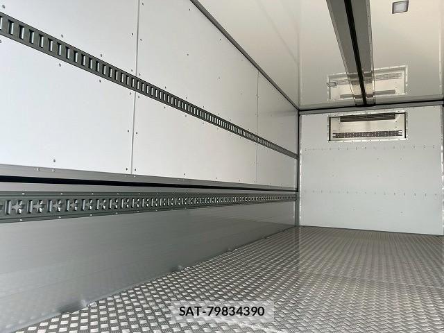 Mitsubishi FIGHTER 2026-07 7961591-14