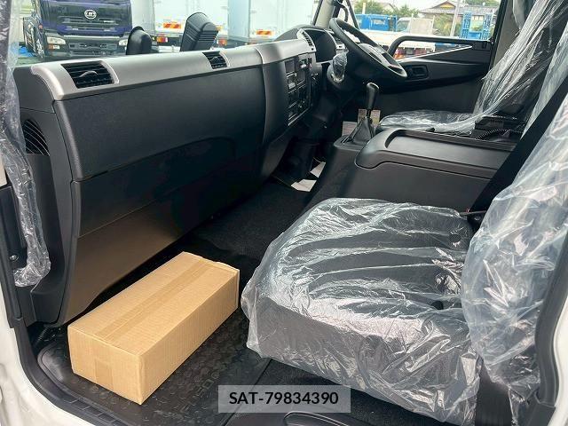 Mitsubishi FIGHTER 2026-07 7961591-23