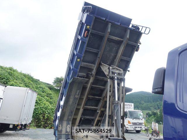 Mitsubishi FIGHTER 2017-11 7961626-7