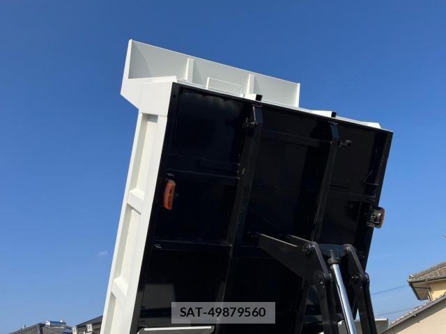Mitsubishi FIGHTER 2024-10 7979214-11