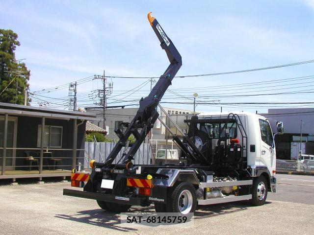 Mitsubishi FIGHTER 2026-04 7979219-12