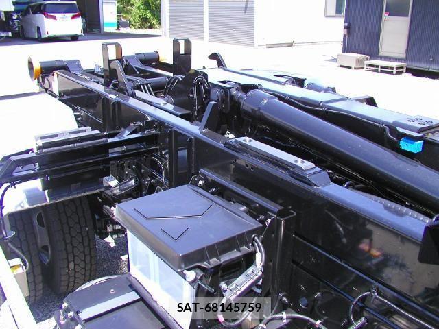 Mitsubishi FIGHTER 2026-04 7979219-8