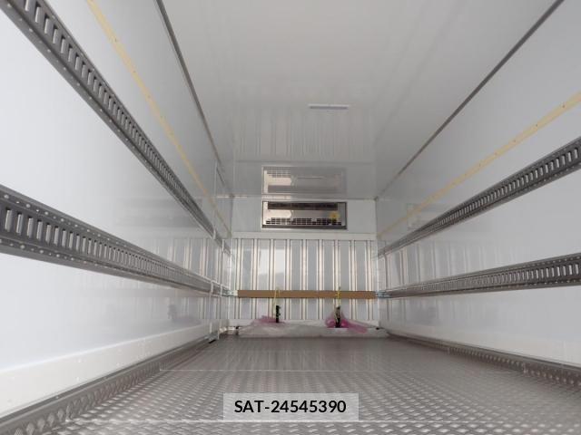 Mitsubishi FIGHTER 2026-04 7979215-21