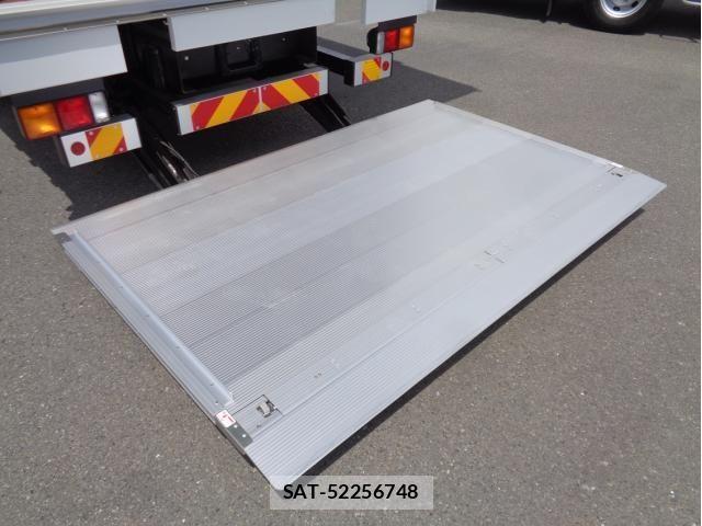 Mitsubishi FIGHTER 2025-07 7979216-12