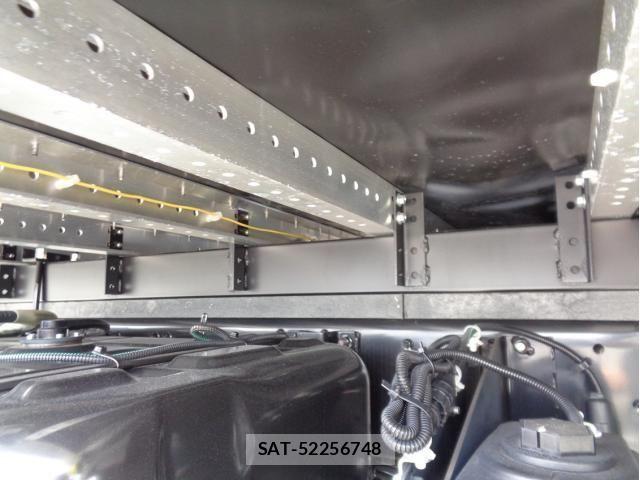 Mitsubishi FIGHTER 2025-07 7979216-24