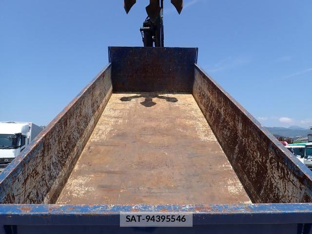 Mitsubishi FIGHTER 2019-08 7979222-6