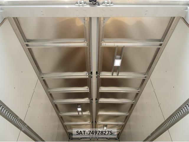 Mitsubishi FIGHTER 2025-12 7979217-13