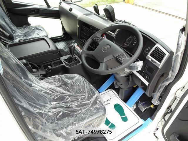 Mitsubishi FIGHTER 2025-12 7979217-7