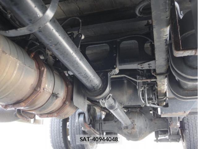 Mitsubishi FIGHTER 2015-03 7979221-10
