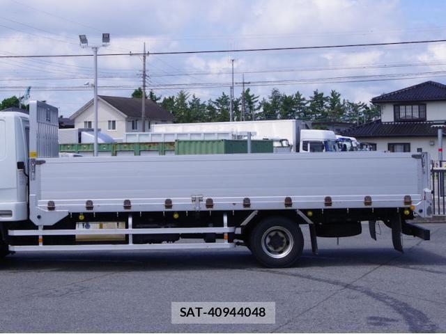 Mitsubishi FIGHTER 2015-03 7979221-19