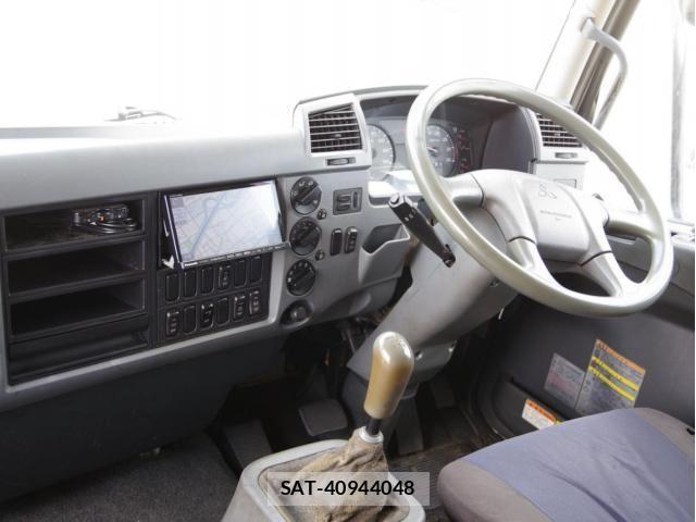 Mitsubishi FIGHTER 2015-03 7979221-25