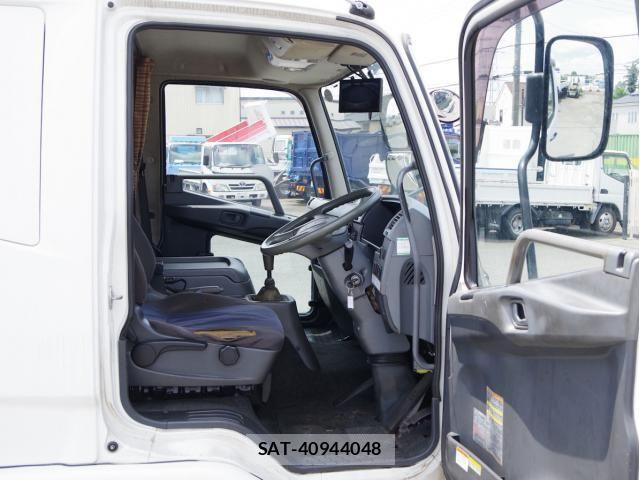 Mitsubishi FIGHTER 2015-03 7979221-28