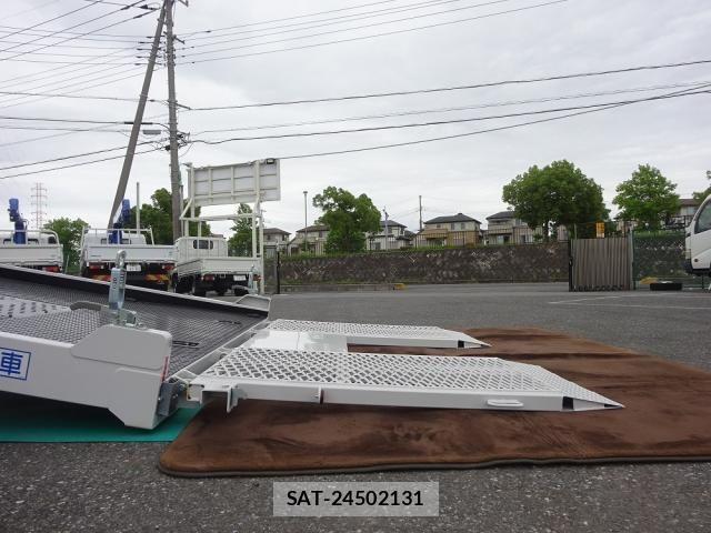 Mitsubishi FIGHTER 2026-05 8035528-18
