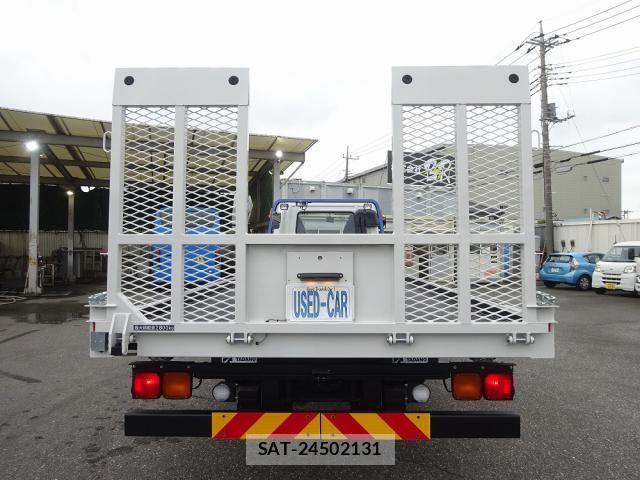 Mitsubishi FIGHTER 2026-05 8035528-4