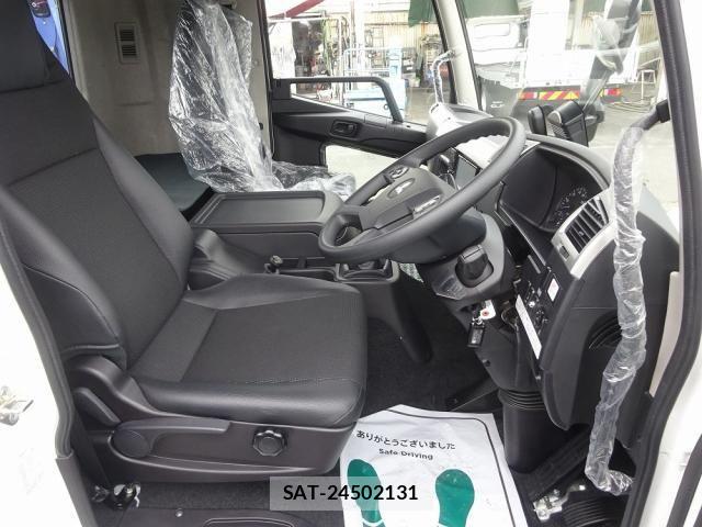 Mitsubishi FIGHTER 2026-05 8035528-7