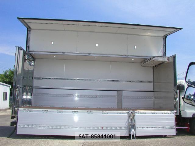 Mitsubishi FIGHTER 2026-04 8035526-11