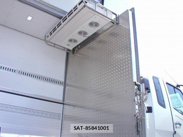 Mitsubishi FIGHTER 2026-04 8035526-16