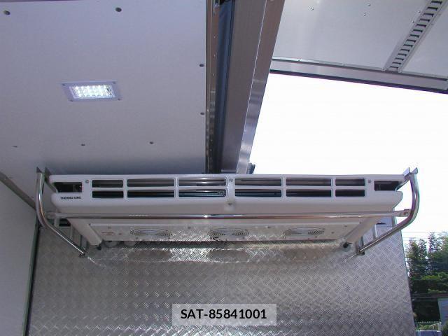 Mitsubishi FIGHTER 2026-04 8035526-17