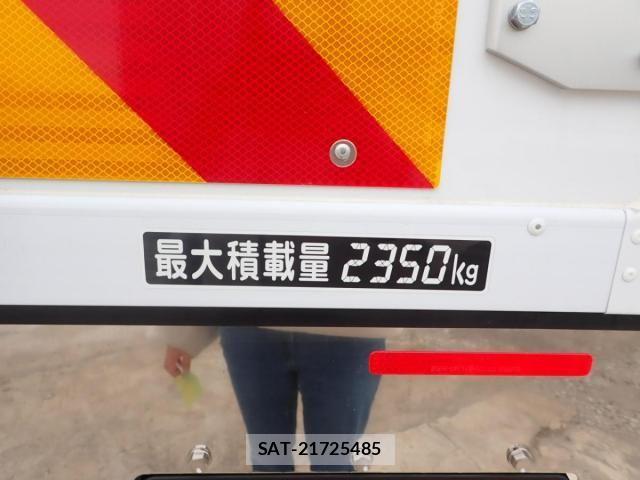 Mitsubishi FIGHTER 2026-03 8035527-2