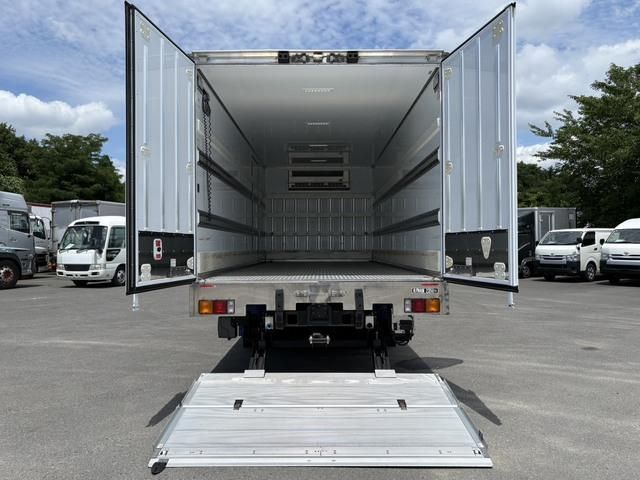 Mitsubishi FIGHTER 2021-04 8060569-19