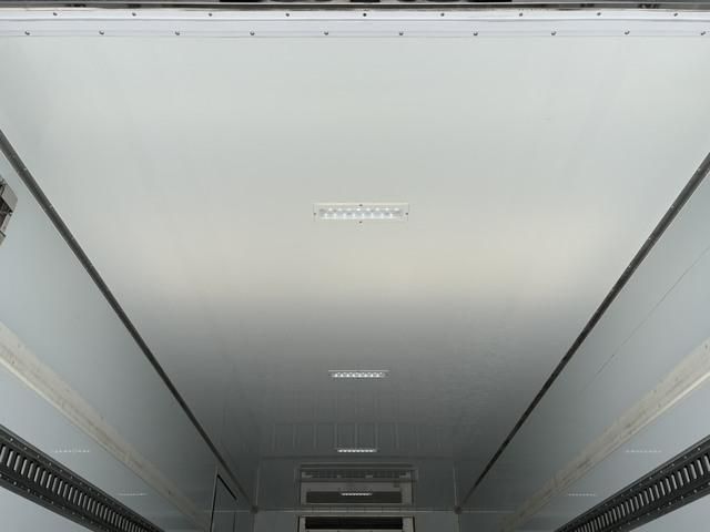 Mitsubishi FIGHTER 2021-04 8060569-22