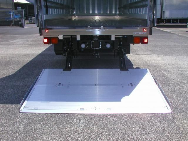 Mitsubishi FIGHTER 2025-08 8060565-17