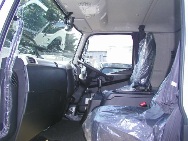 Mitsubishi FIGHTER 2025-08 8060565-24