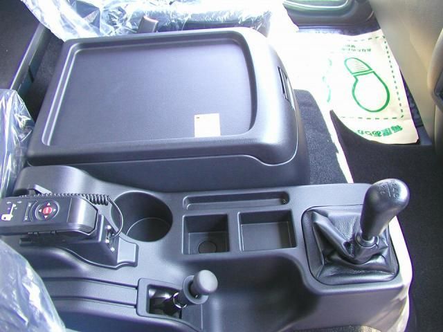 Mitsubishi FIGHTER 2025-08 8060565-25
