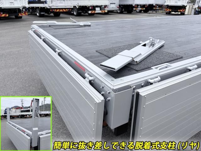 Mitsubishi FIGHTER 2026-03 8060567-22