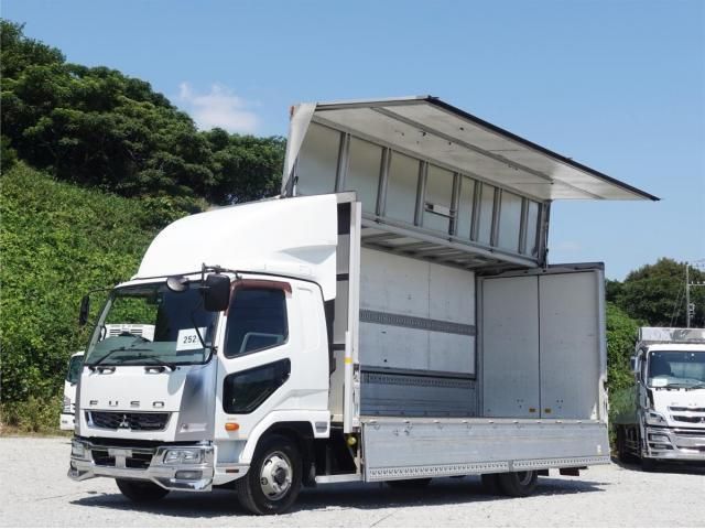 Mitsubishi FIGHTER 2016-06 8060578-21