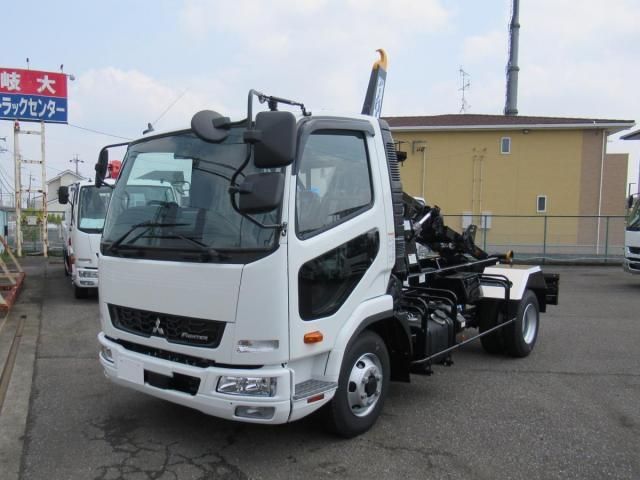 Mitsubishi FIGHTER 2026-03 8060566-0