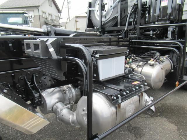 Mitsubishi FIGHTER 2026-03 8060566-9