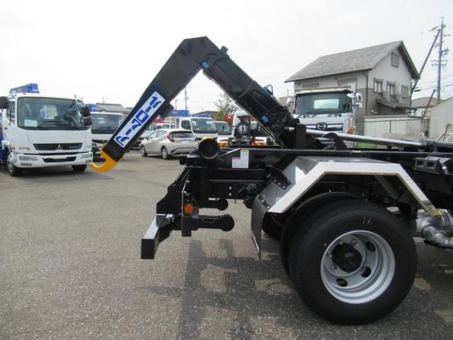 Mitsubishi FIGHTER 2026-03 8060566-15