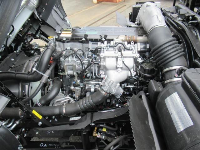 Mitsubishi FIGHTER 2026-03 8060566-18