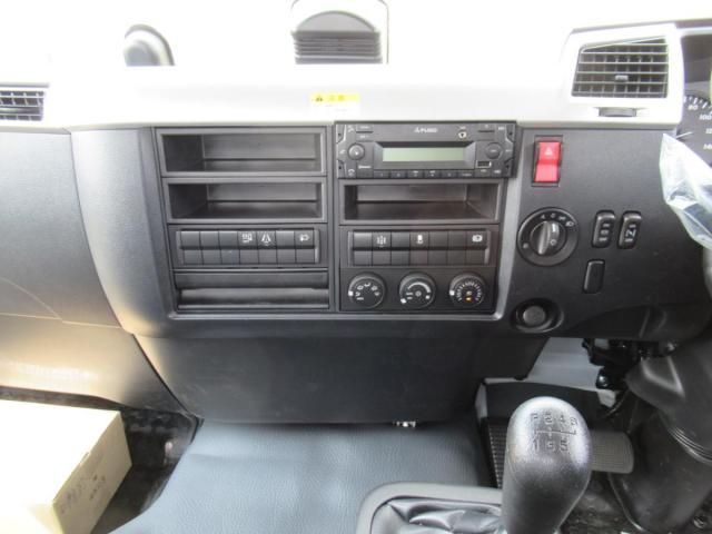 Mitsubishi FIGHTER 2026-03 8060566-22