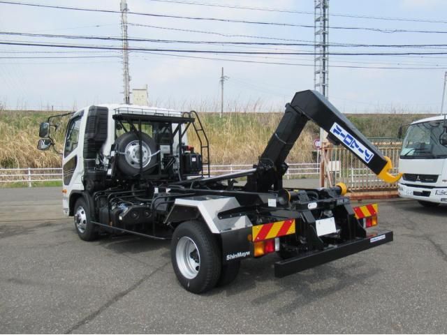 Mitsubishi FIGHTER 2026-03 8060566-3