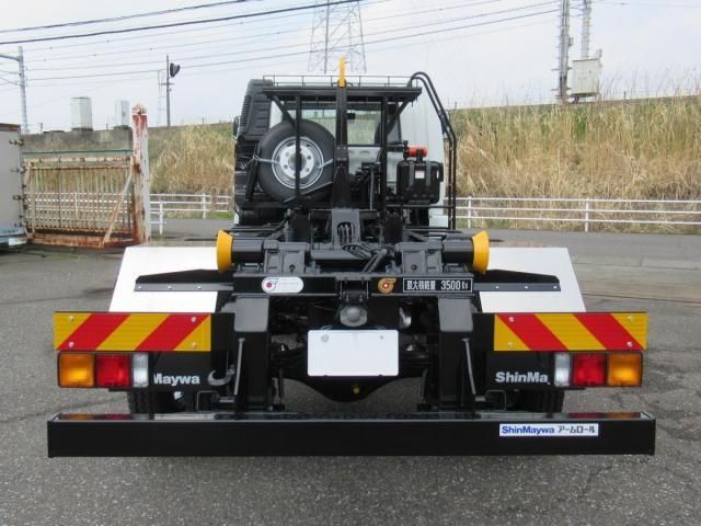 Mitsubishi FIGHTER 2026-03 8060566-4