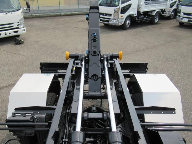 Mitsubishi FIGHTER 2026-03 8060566-5