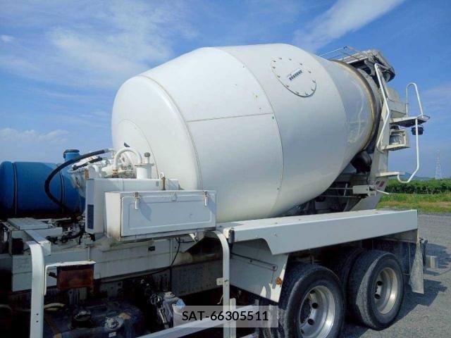 Mitsubishi FIGHTER 2016-10 8073747-17