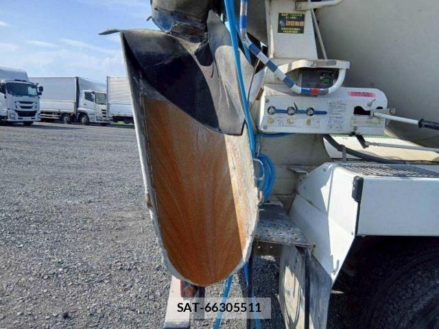 Mitsubishi FIGHTER 2016-10 8073747-21