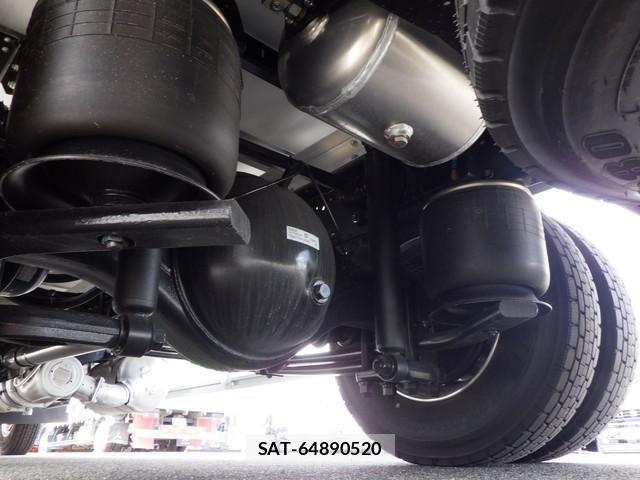 Mitsubishi FIGHTER 2025-11 8073743-25