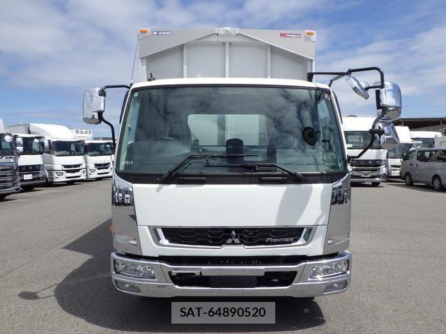 Mitsubishi FIGHTER 2025-11 8073743-5