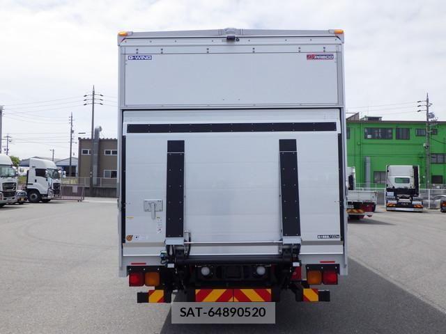 Mitsubishi FIGHTER 2025-11 8073743-6